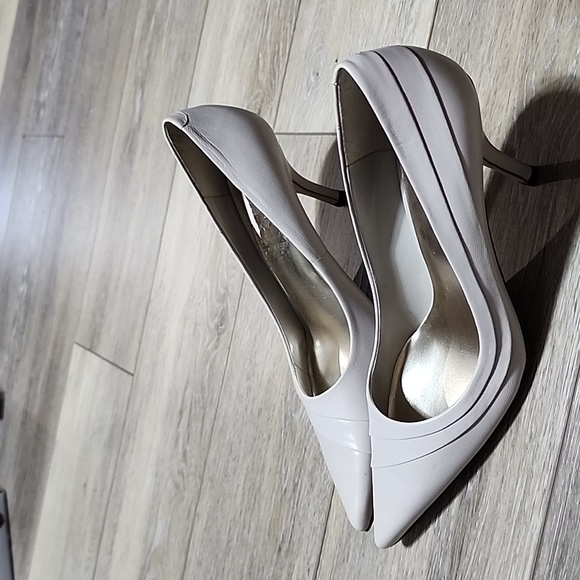 Bakers Brand new pointy toe pump - Picture 2 of 4